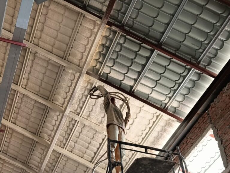 รับพ่นพียูโฟมหินกอง