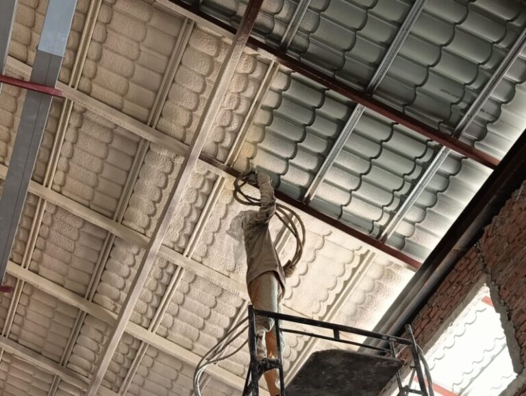 รับพ่นโฟมกันความร้อนเสาไห้