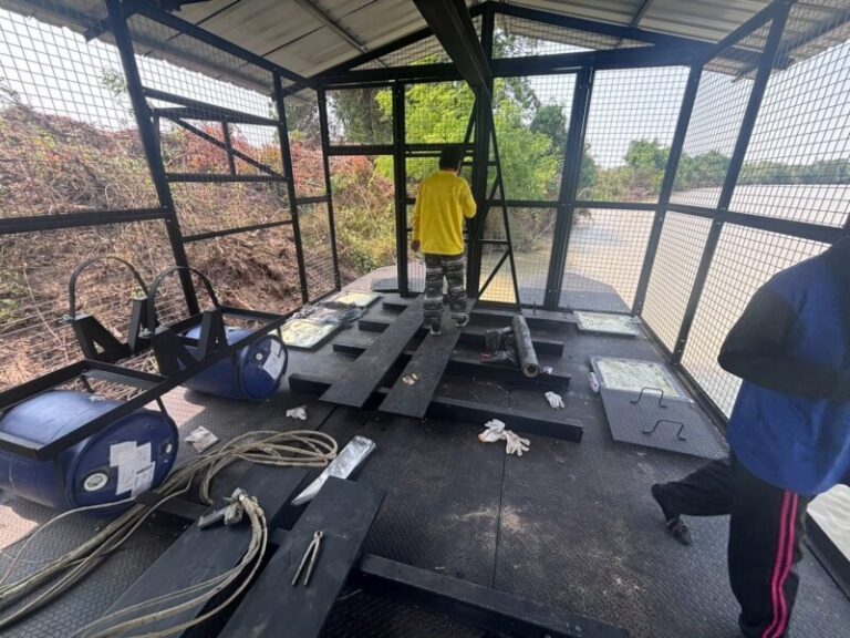 พ่นพียูโฟมพานทอง