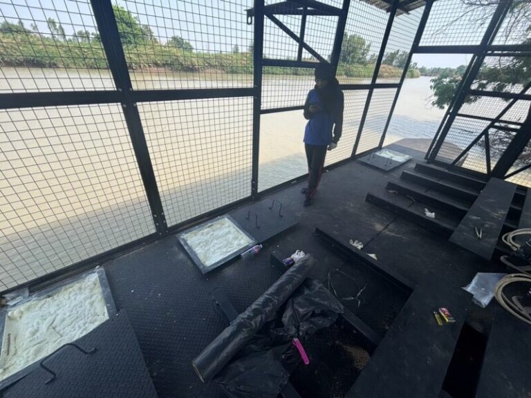 พ่นพียูโฟมพนัสนิคม